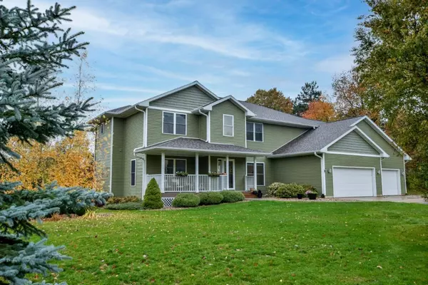 S4117 Whispering Pines Drive,  Baraboo,  WI 53913