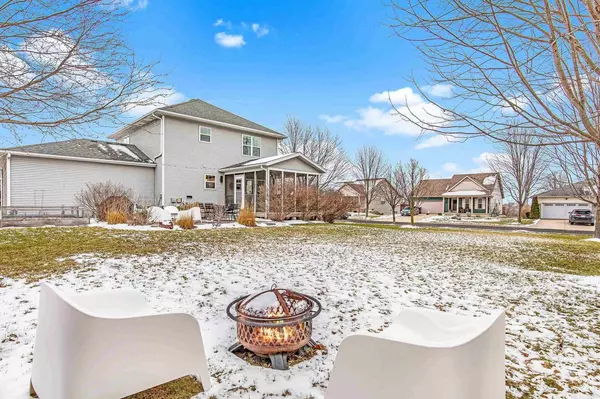 604 WILLOW BROOK Trail, Sun Prairie, WI 53590