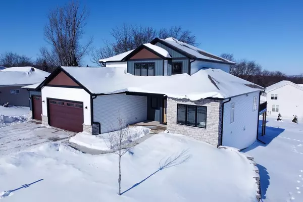 679 Ridge View Lane, Oregon, WI 53575