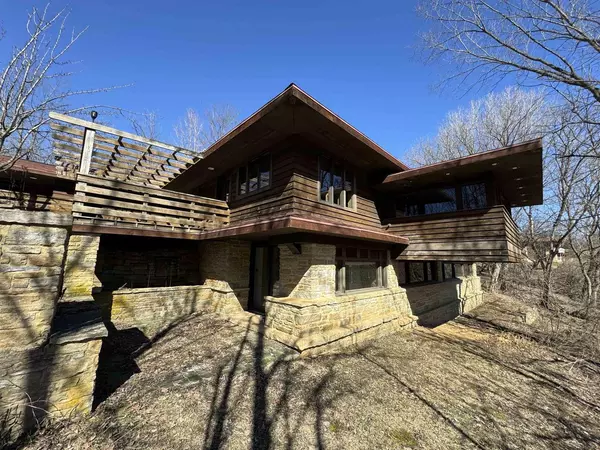 Mineral Point, WI 53565,111 OLD DARLINGTON Road