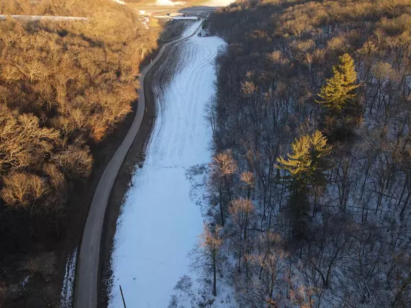 Black Earth, WI 53515,5.57 M/L Acres Moen Valley Road