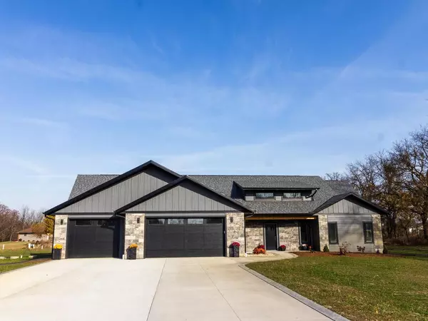 3814 W Fieldwood Drive, Janesville, WI 53545