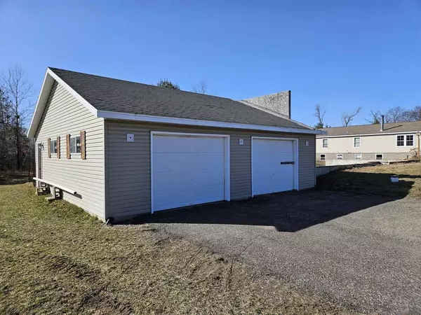 309 Driscoll Lane, Oxford, WI 53952