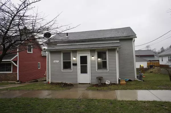 317 W Washington Street, Stoughton, WI 53589