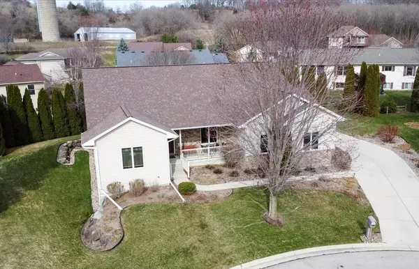 406 St Francis Court, Cross Plains, WI 53528