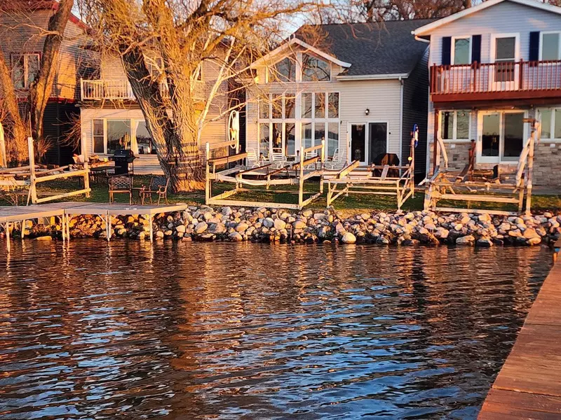 4378 S Jordan Drive #4, Mcfarland, WI 53558