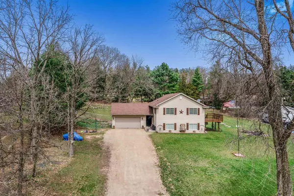 Wisconsin Dells, WI 53965,906 Golden Drive