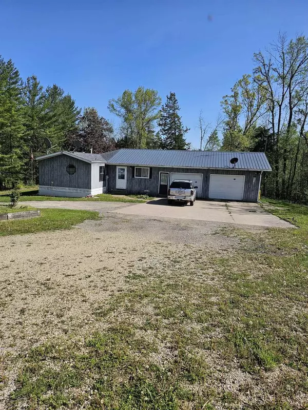 5561 Oak Lane, Cassville, WI 53806