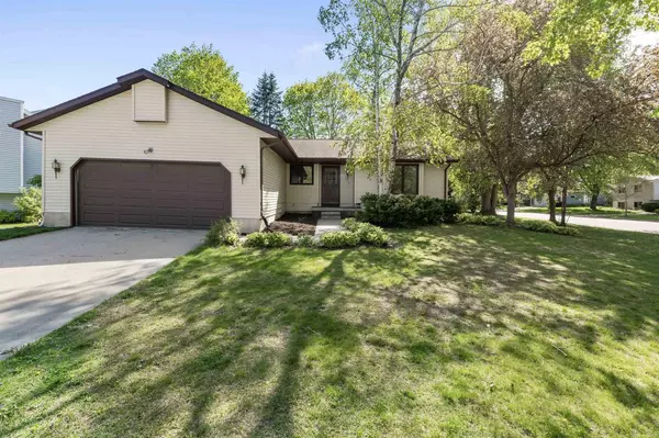 1000 Castle Drive, Sun Prairie, WI 53590