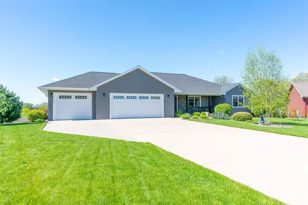 526 N Lawrence Avenue, Tomah, WI 54660