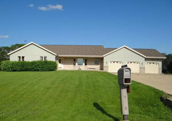 W2821 Pine Ridge Court, Belleville, WI 53508