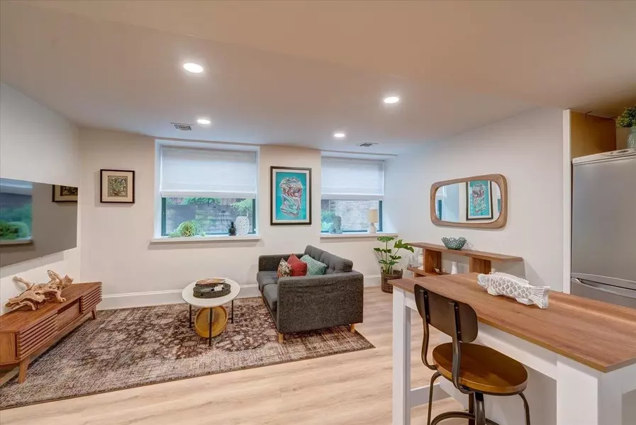 123 N Blount Street #101, Madison, WI 53703