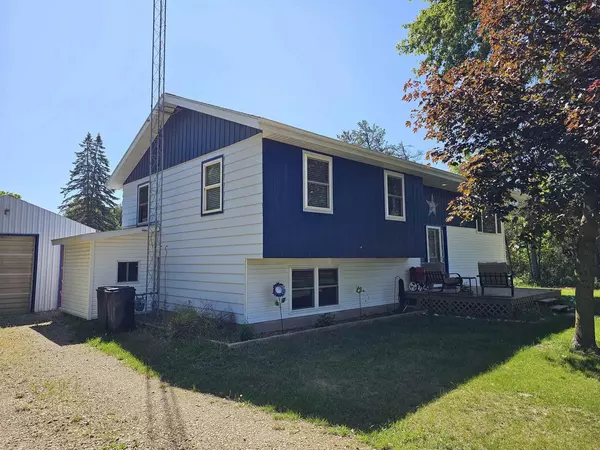 N10570 17th Avenue, Necedah, WI 54646