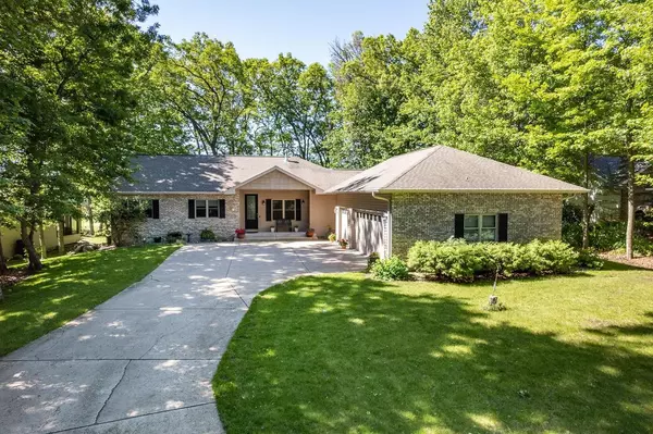 E9379 Innisbrook Lane, Wisconsin Dells, WI 53965