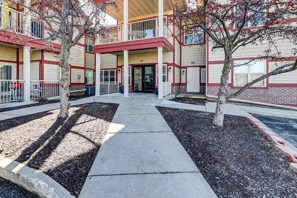 1300 School Street #204, Sun Prairie, WI 53590