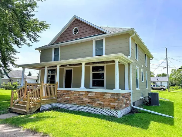 1209 S Beaumont Road, Prairie Du Chien, WI 53821