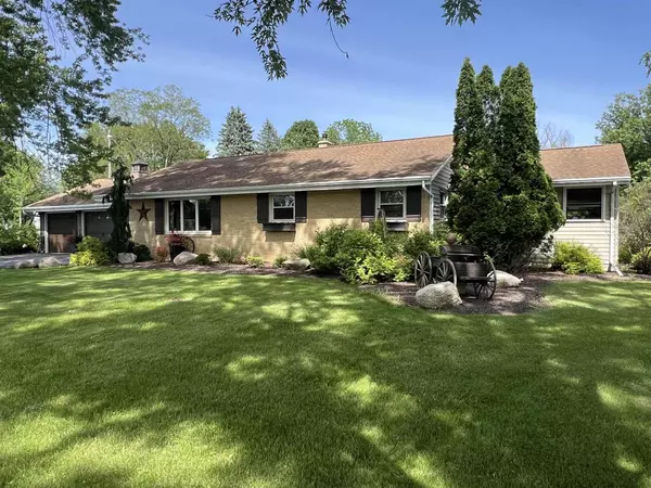 5610 N County Road H Road, Janesville, WI 53545