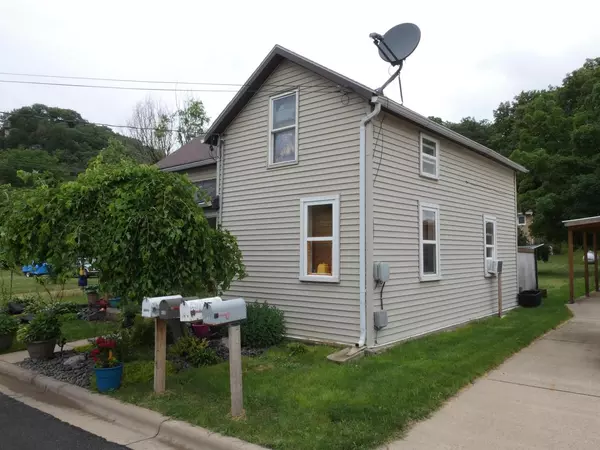 Cassville, WI 53806,421 W Bluff Street