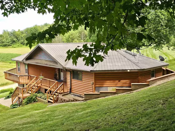 27427 Barnett Lane, Lone Rock, WI 53556