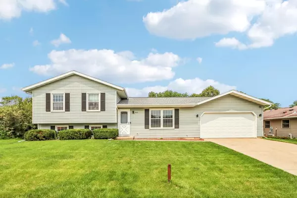 903 Centennial Parkway,  Waunakee,  WI 53597