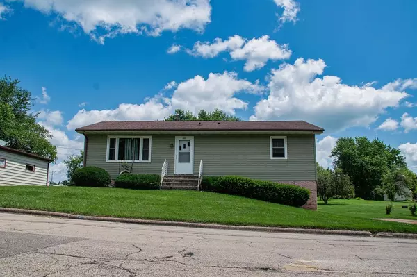 1215 7th Avenue, Platteville, WI 53818