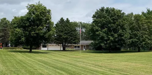 N5622 Deerwood Drive, Albany, WI 53502