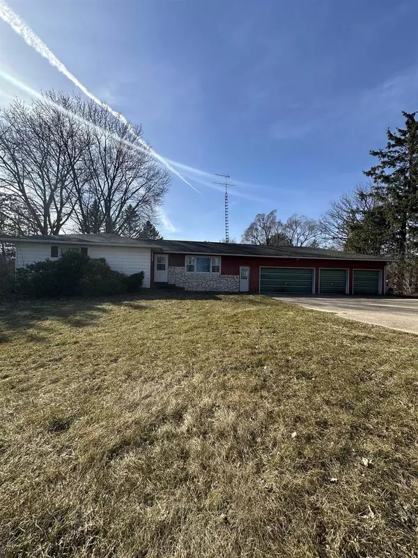 N4955 Highway 58, Mauston, WI 53948