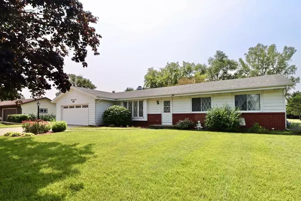 870 E Morning Glory Lane, Beloit, WI 53511