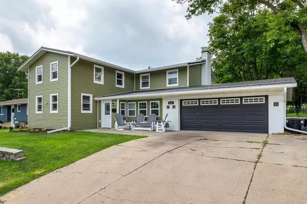 210 S Lindsey Street, Dodgeville, WI 53533