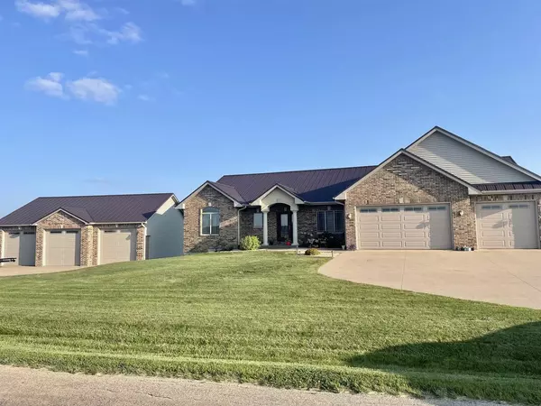 4003 Plum Hollow Road, Hazel Green, WI 53811