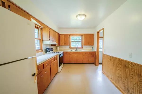 Oxford, WI 53952,223 E Vallette Street