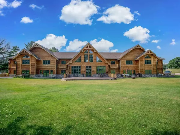 Green Lake, WI 54941,695 South Street #8