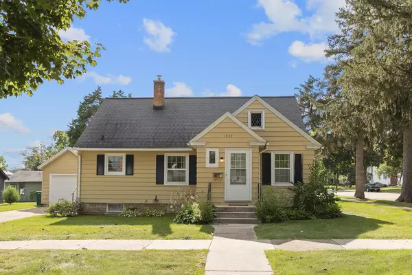 1223 Warren Street, Baraboo, WI 53913