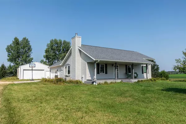 N6245 County Road M,  Westfield,  WI 53964