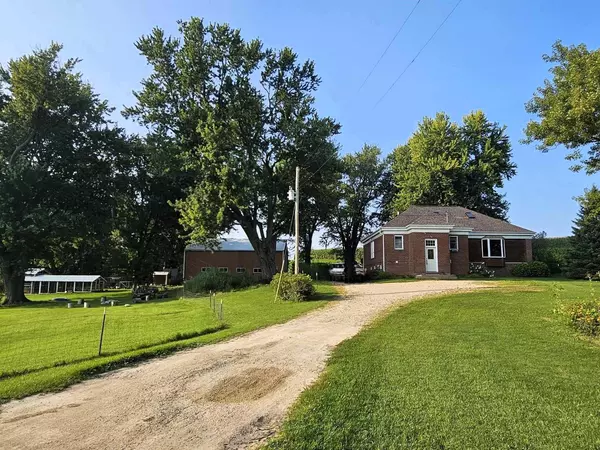 E2910 Highway 82, De Soto, WI 54624