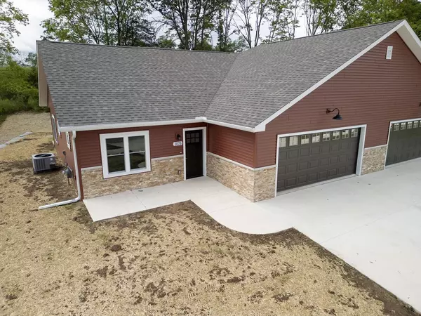 1075 Rusalka Circle, Reedsburg, WI 53959