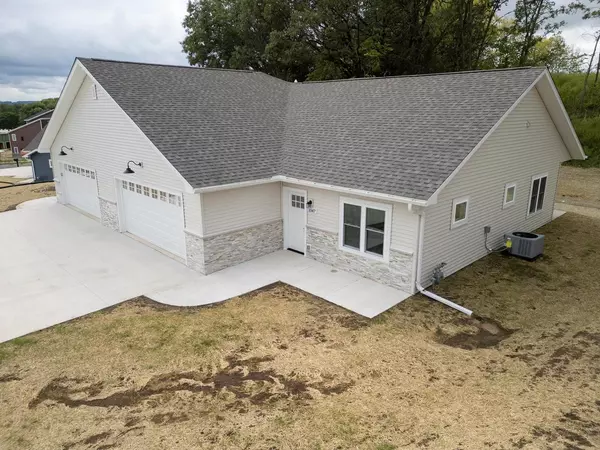 1047 Rusalka Circle, Reedsburg, WI 53959