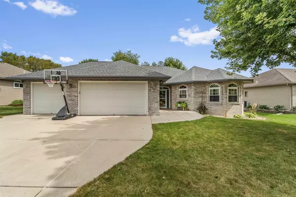 2224 Meadow Green, Stoughton, WI 53589