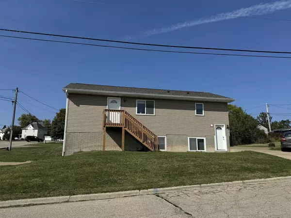 695 Staley Avenue, Platteville, WI 53818