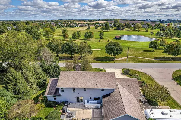 1813 COUNTRY CLUB Road, Stoughton, WI 53589