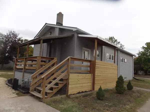 1227 S 10th Street, Prairie Du Chien, WI 53821