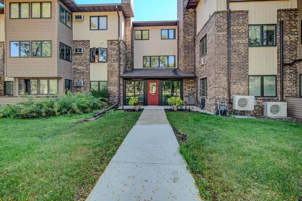 5 Maple Wood Lane #207, Madison, WI 53704