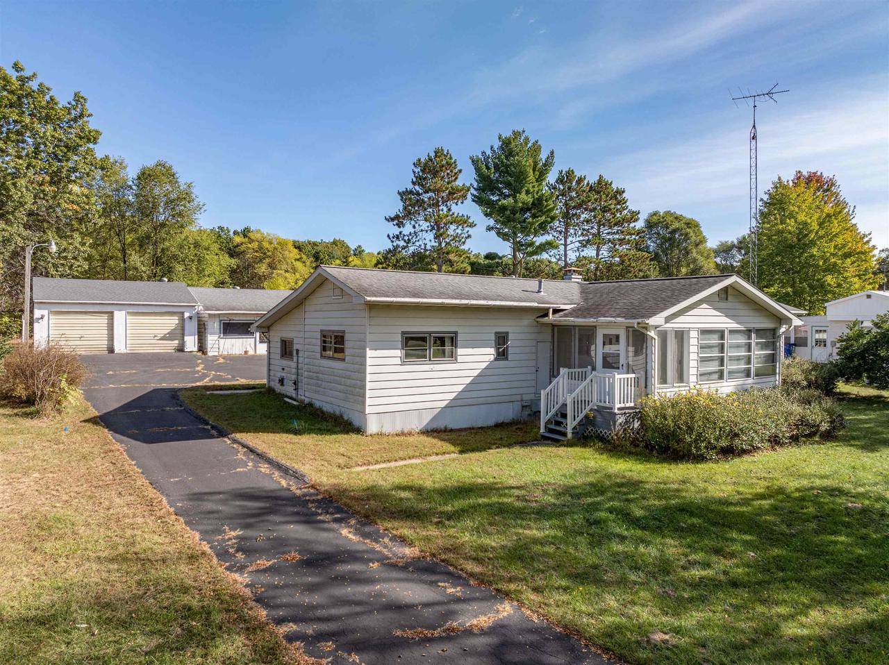 136 Fox Avenue, Oxford, WI 53952