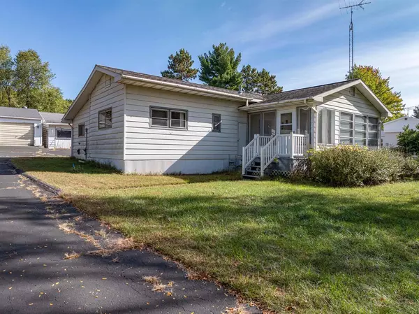 Oxford, WI 53952,136 Fox Avenue