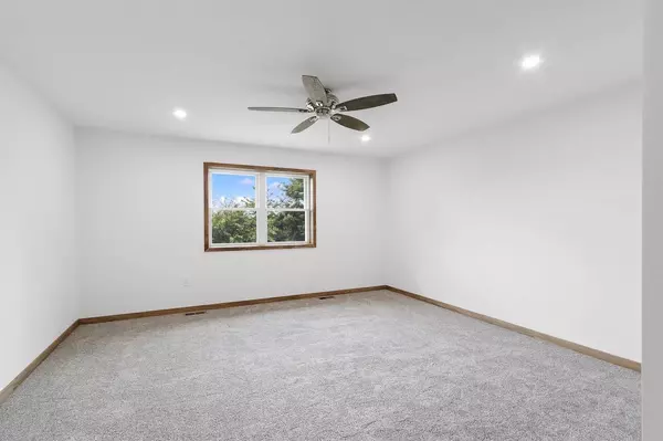 Baraboo, WI 53913,714 Roosevelt Street