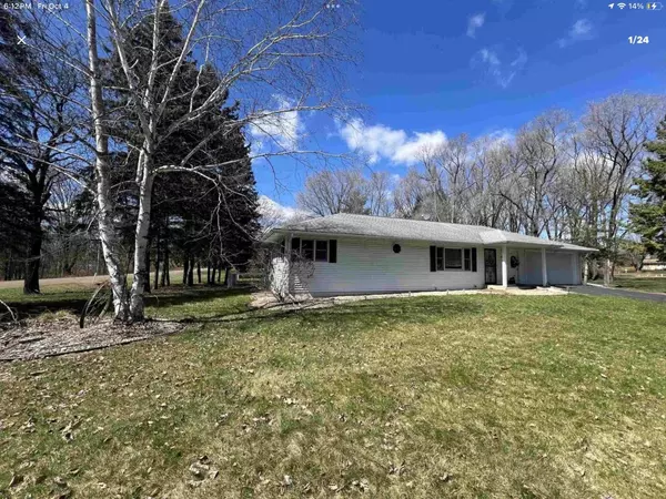 N6145 Hillcrest Road, Pardeeville, WI 53954