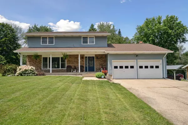 Dodgeville, WI 53533,512 Woodview Lane