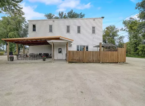 W9735 County Road D, Beaver Dam, WI 53916