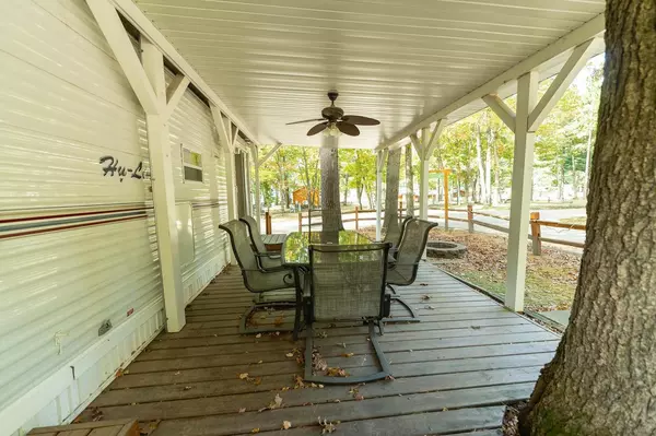 Warrens,warrens, WI 54666,111S Picnic Basket Lane #111S