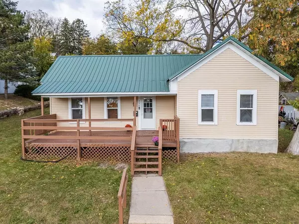 114 9th Avenue, Baraboo, WI 53913